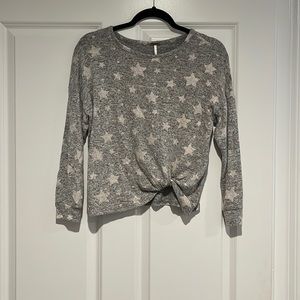 Girl’s soft long-sleeve blouse w/tie